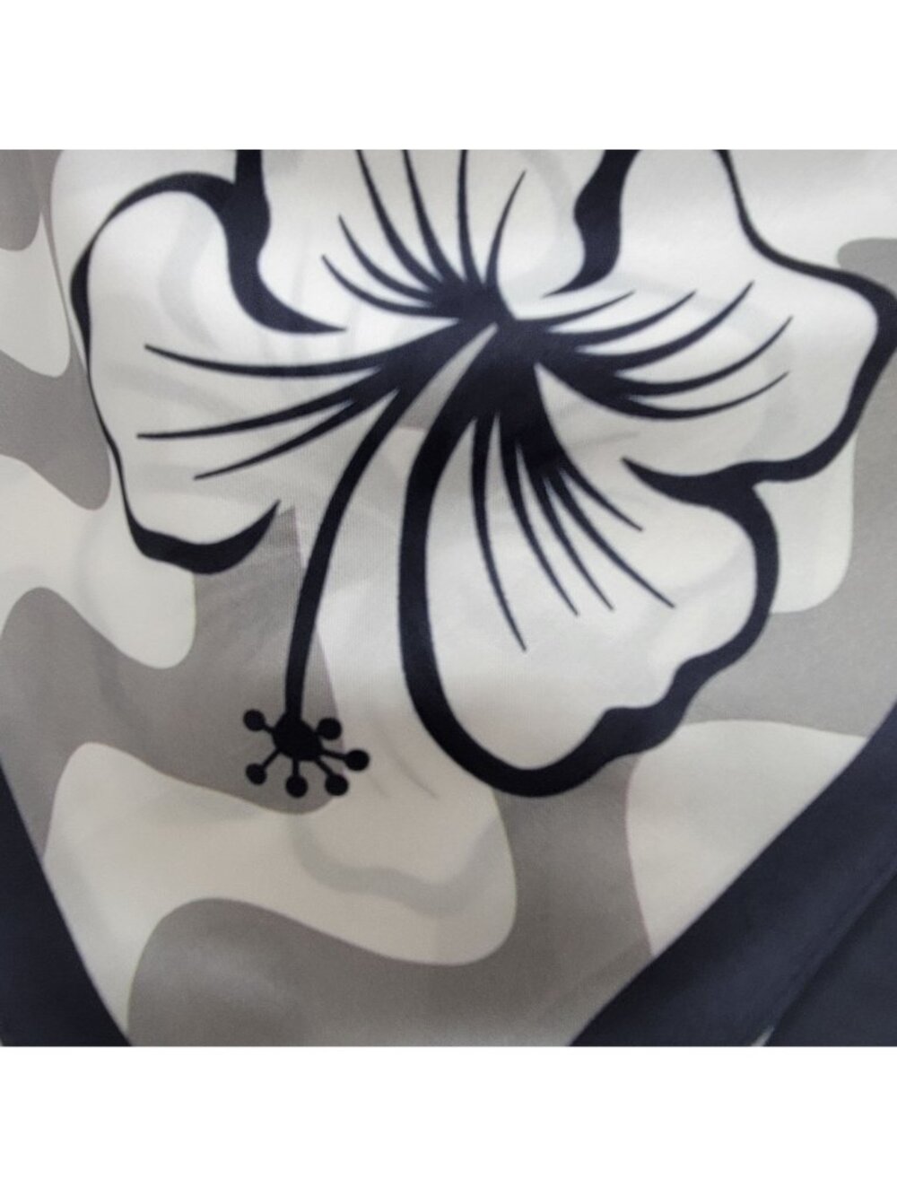 ⭐Silky Scarf Women’s Gray White Black Hibiscus Floral Wave Print Square Bandana - Picture 2 of 4